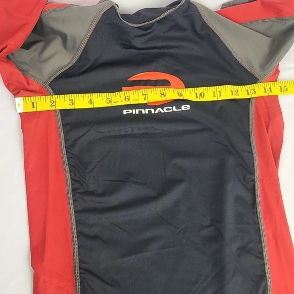 Pinnacle Men's Boy's Shorts Sleeve Rash Guard Size S NWT